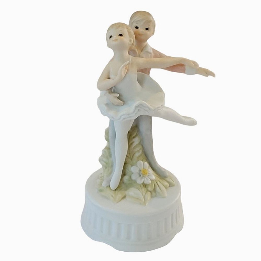 Vintage Lefton Boy & Girl Ballet Swan Lake Music Box Figurine 1982